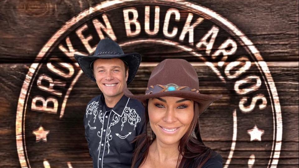 Christmas-country med Broken Buckaroos Countrymusik och god mat i en sagolik arena.