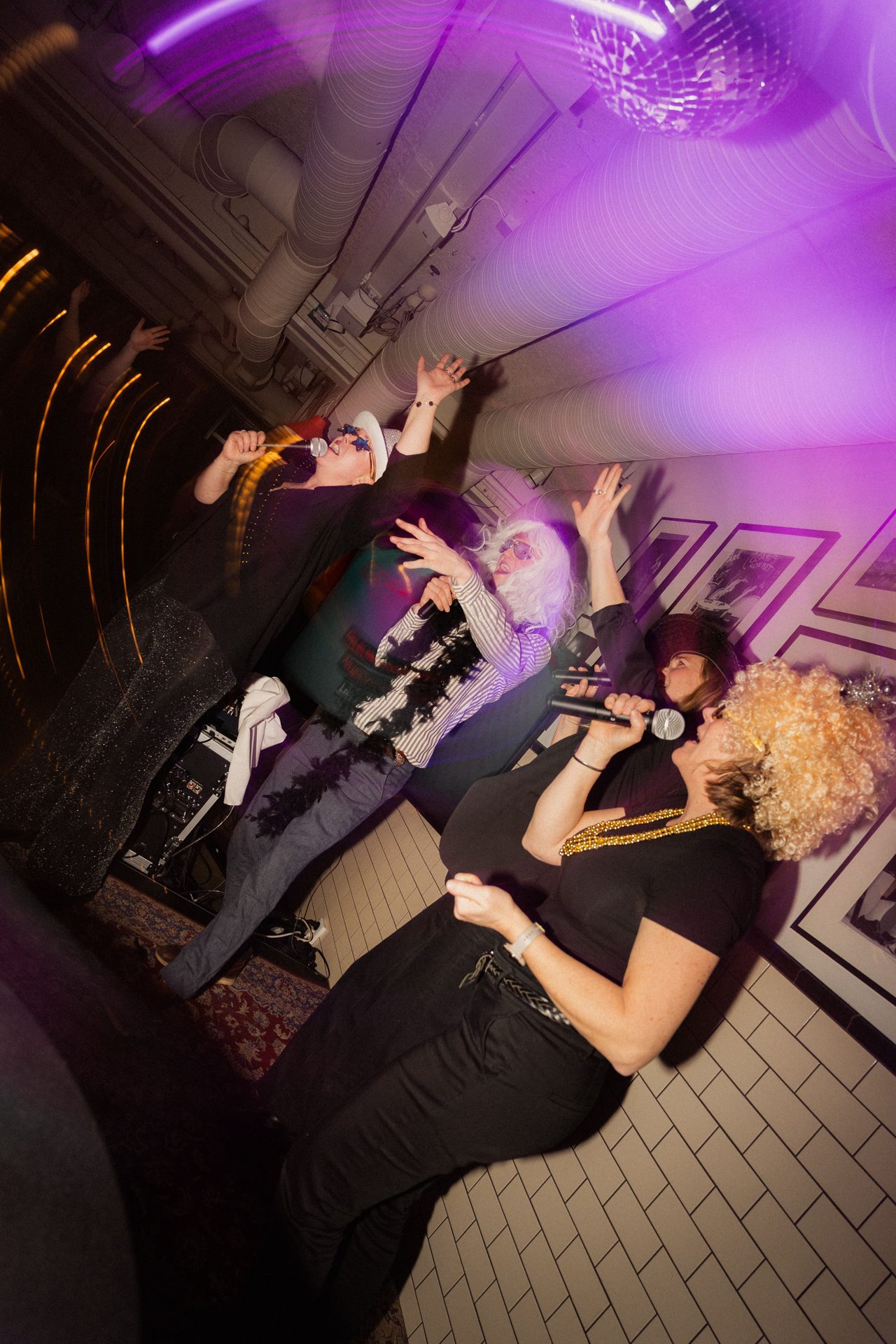 Karaoke-aw