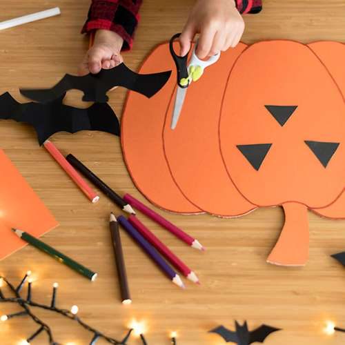 Lovaktivitet: Skaparonsdag med halloweentema på Connection